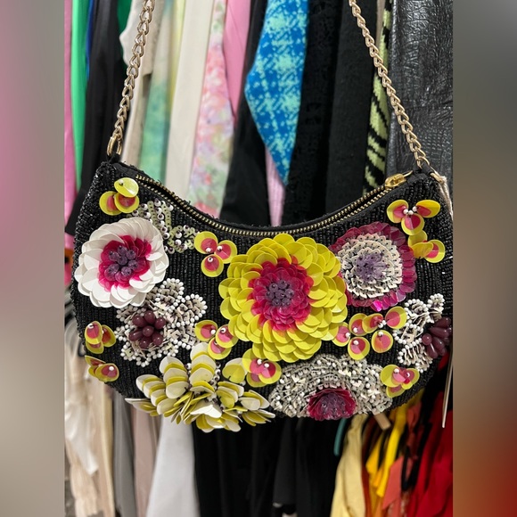 Flower beaded handbag - Picture 3 of 6